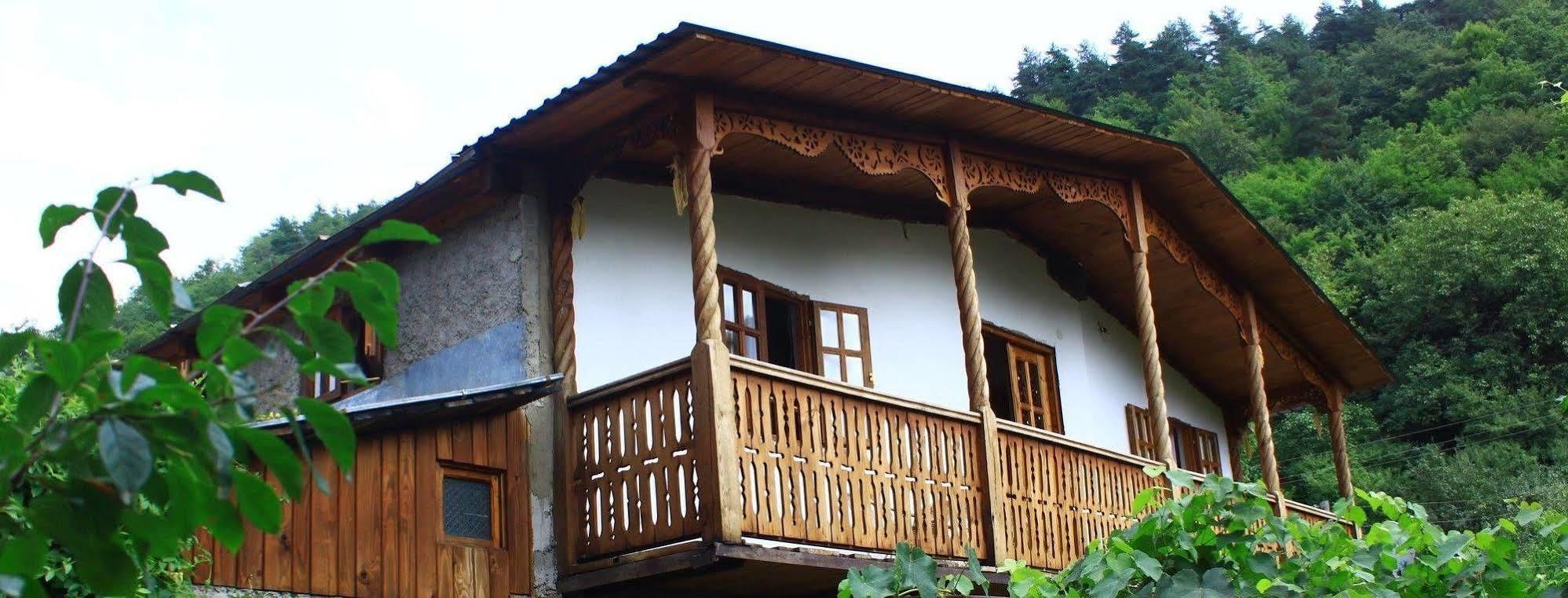 Guest House Gallery Oni Exterior photo