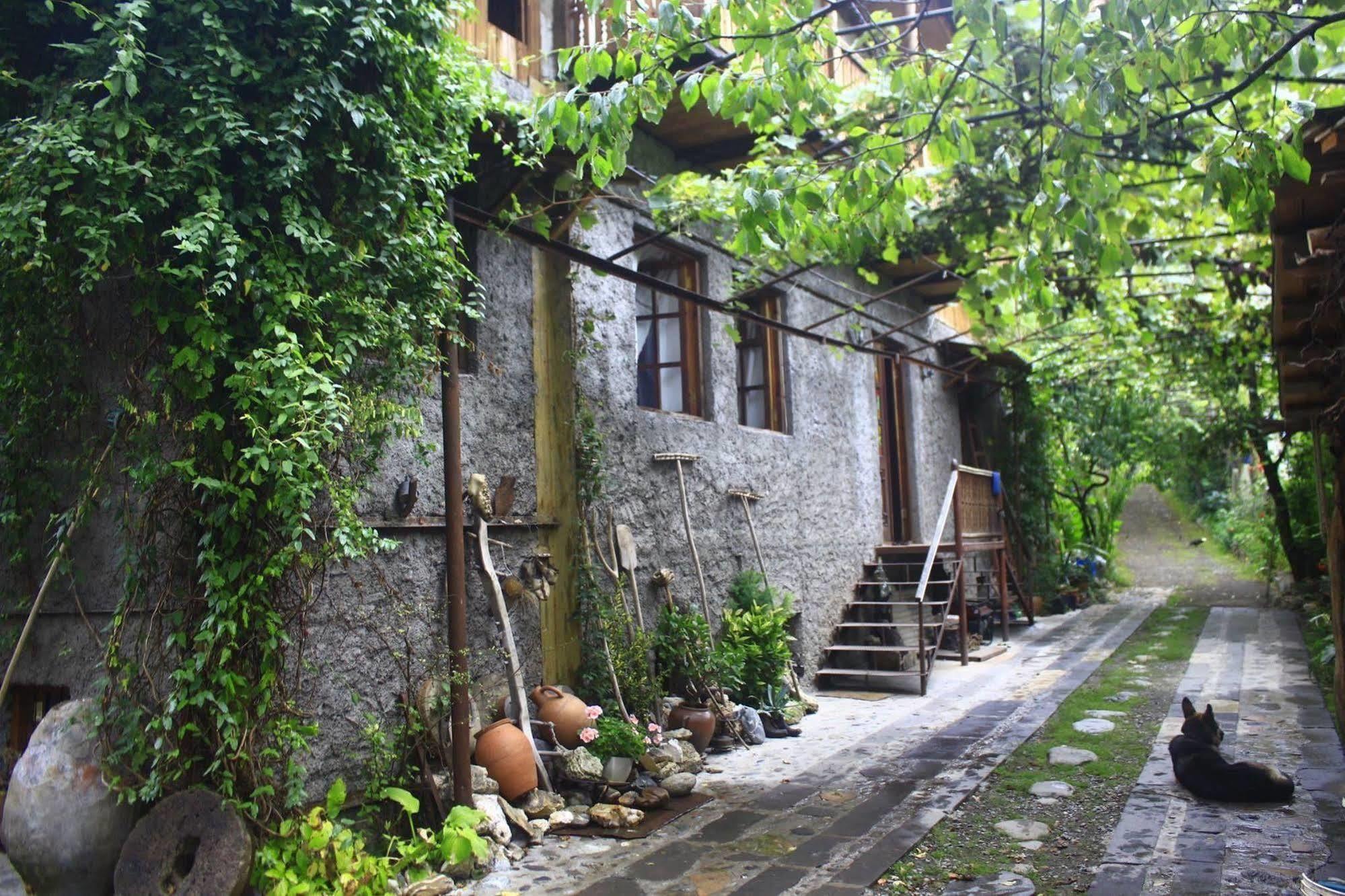 Guest House Gallery Oni Exterior photo